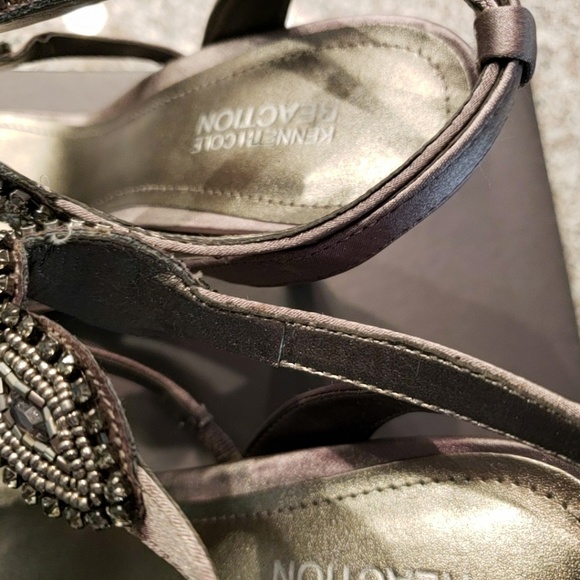 NIB Kenneth Cole Reaction Pewter Heels - Picture 6 of 8